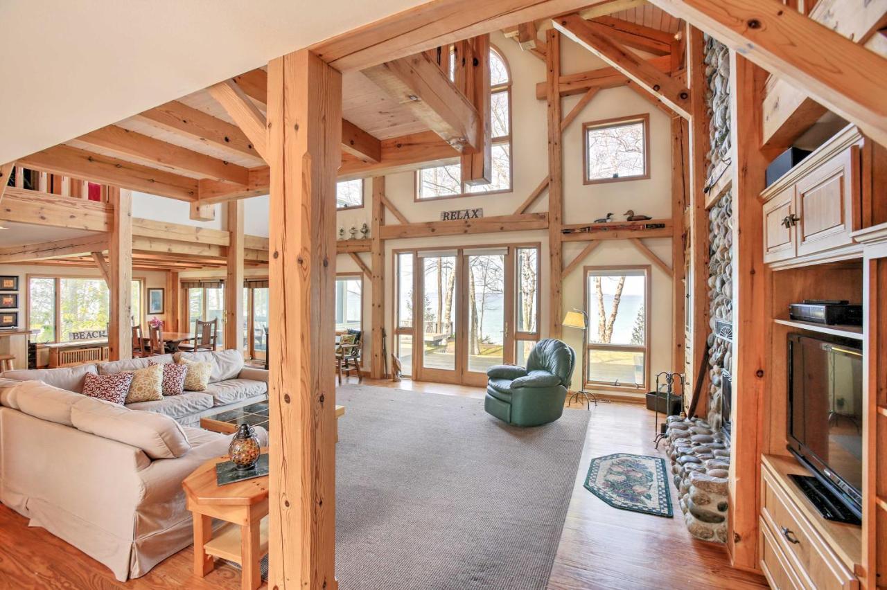 Gorgeous Charlevoix Home On Lake Michigan! Ellsworth Exterior foto