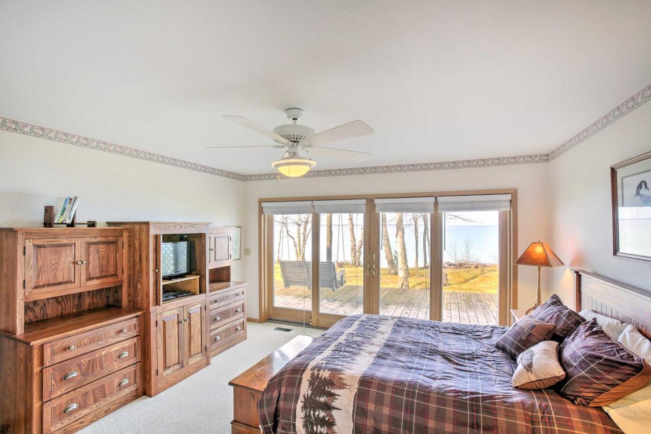 Gorgeous Charlevoix Home On Lake Michigan! Ellsworth Exterior foto
