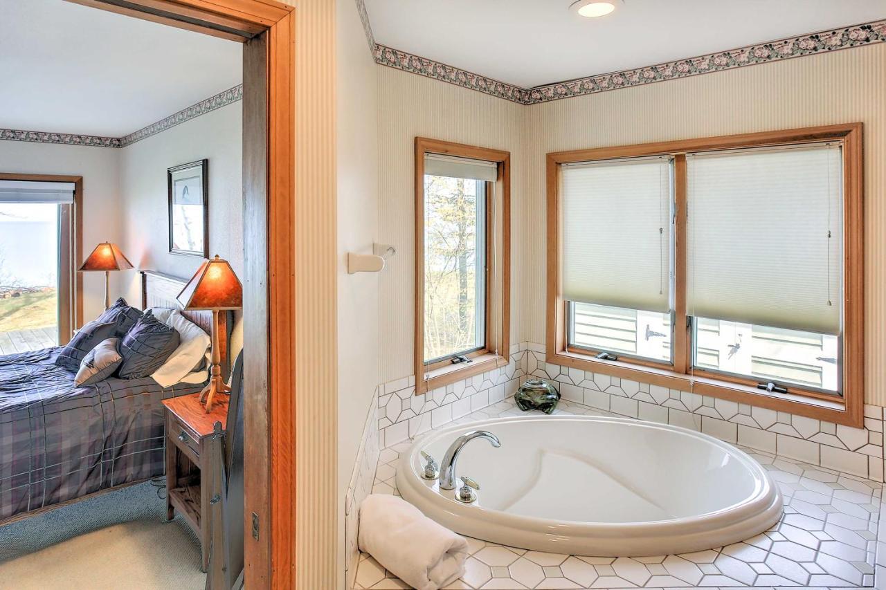 Gorgeous Charlevoix Home On Lake Michigan! Ellsworth Exterior foto