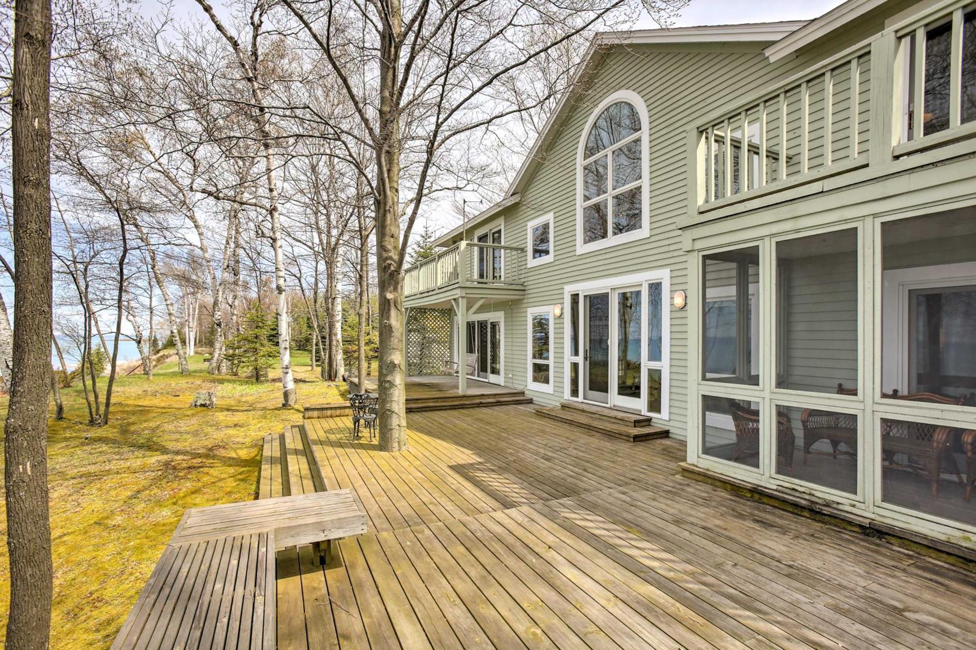 Gorgeous Charlevoix Home On Lake Michigan! Ellsworth Exterior foto